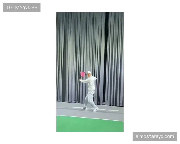 李宗伟退役后每天五点起床练半小时挥拍，家里镜子全换成落地镜